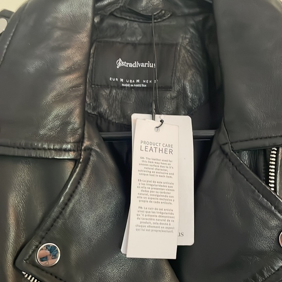 *NEW* Stradivarius Leather Biker Jacket: Never worn. 100% Leather - Picture 4 of 9